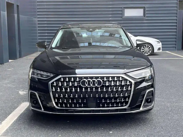 Audi A8 — Фото автомобиля 2