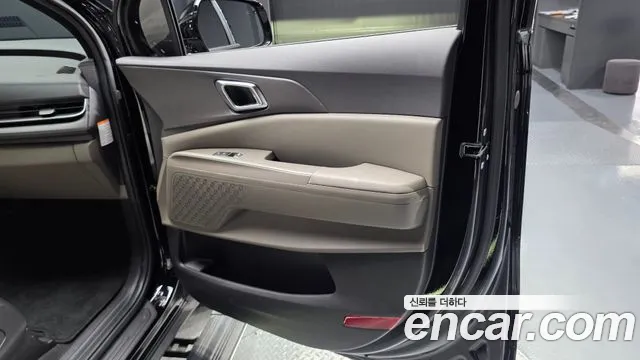 Kia Carnival — Фото автомобиля 13