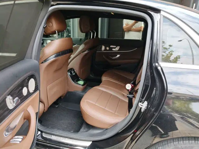 Mercedes-Benz E-Class — Фото автомобиля 14