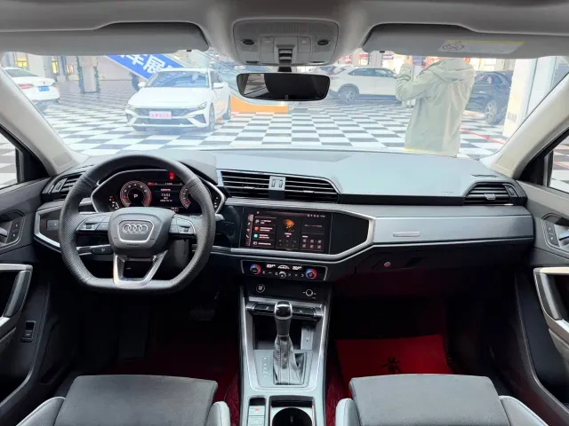 Audi Q3 — Фото автомобиля 8