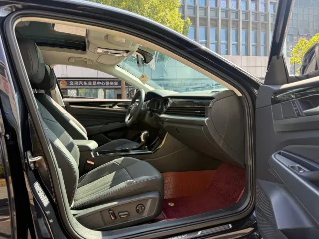 Volkswagen Passat — Фото автомобиля 11