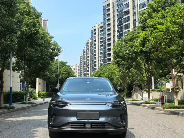 Leapmotor C11 — Фото автомобиля 2