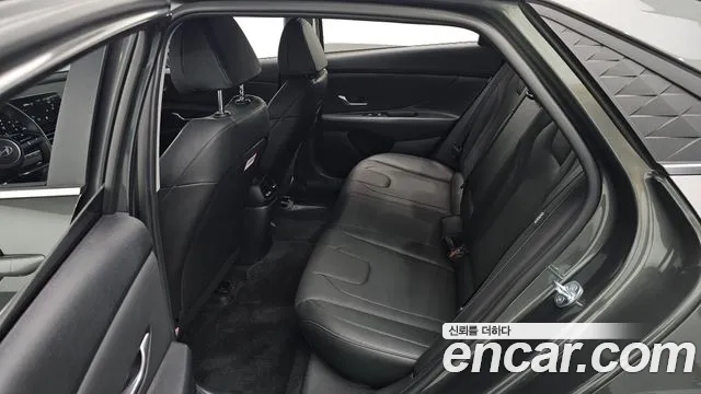 Hyundai Avante CN7 — Фото автомобиля 12