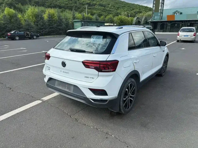 Volkswagen T-Roc — Фото автомобиля 4
