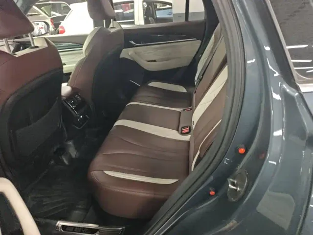 Geely Xingyue L — Фото автомобиля 16