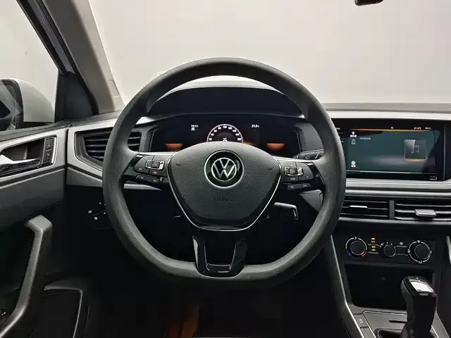 Volkswagen Polo — Фото автомобиля 8