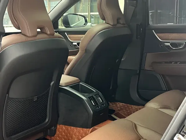 Volvo S90 — Фото автомобиля 10