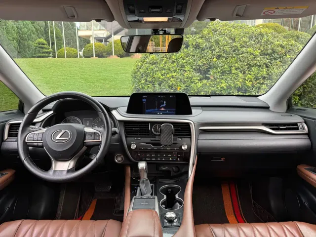Lexus RX — Фото автомобиля 18