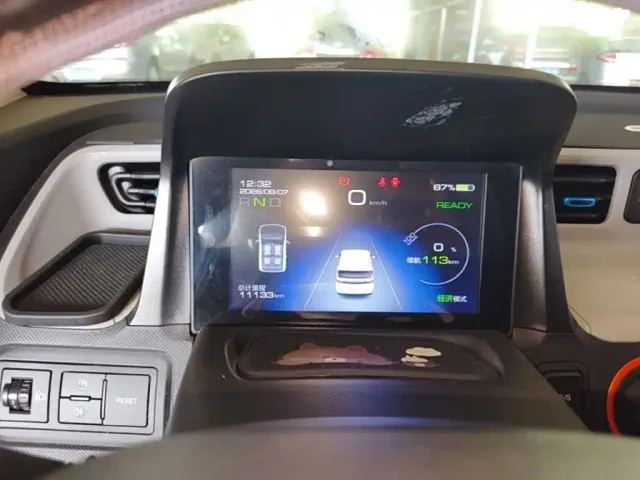 Wuling Hongguang Mini EV — Фото автомобиля 11