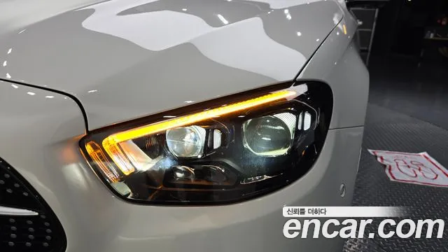 Mercedes-Benz E-Class — Фото автомобиля 22