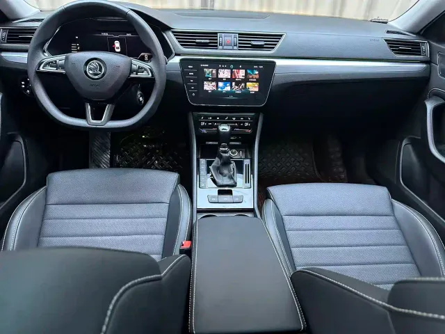 Skoda Superb — Фото автомобиля 9