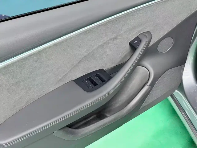 Tesla Model 3 — Фото автомобиля 6