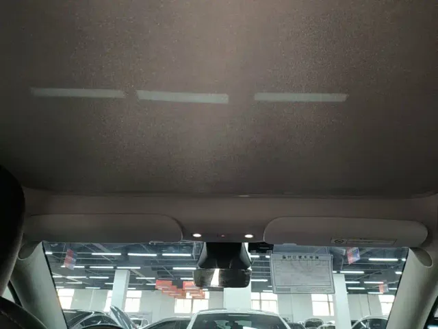Tesla Model Y — Фото автомобиля 17