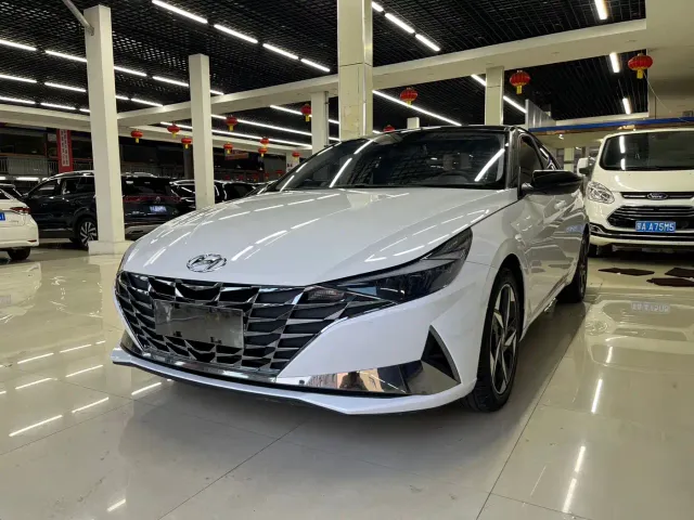 Фотография автомобиля — Hyundai Elantra