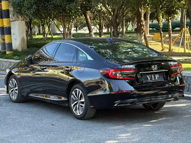 Honda Accord — Фото автомобиля 5