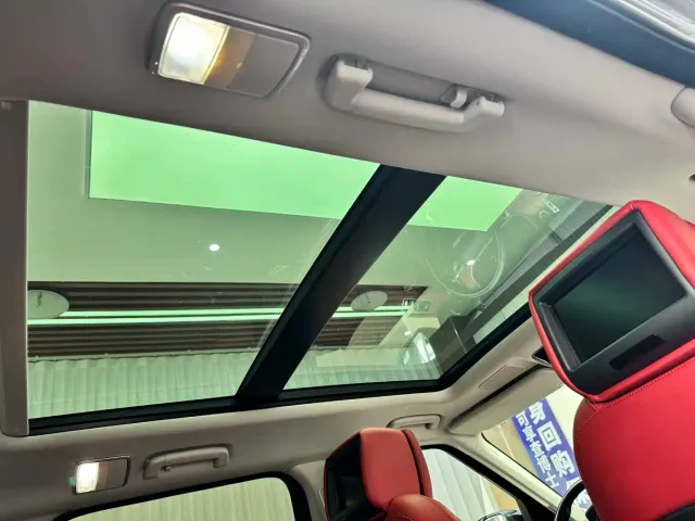 Land Rover Range Rover Sport — Фото автомобиля 21