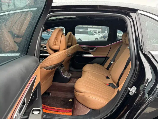 Mercedes-Benz E-Class — Фото автомобиля 8