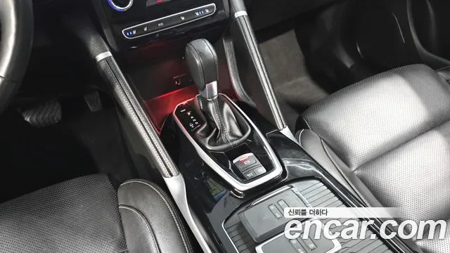 Renault-KoreaSamsung QM6 Новый QM6 2.0 LPe RE Signature 2WD — Фото автомобиля 9