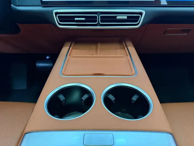 Li Auto L7 — Фото автомобиля 14