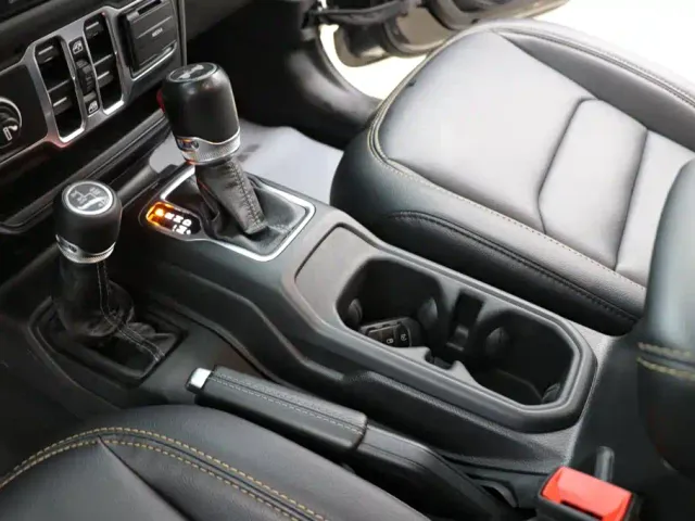 Jeep Wrangler — Фото автомобиля 14