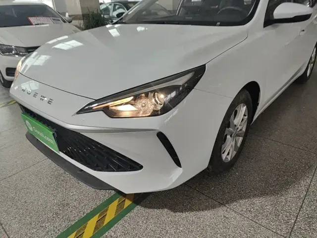 Roewe i5 — Фото автомобиля 23