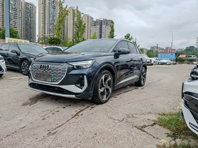 Audi Q4 e-tron — Фото автомобиля 3