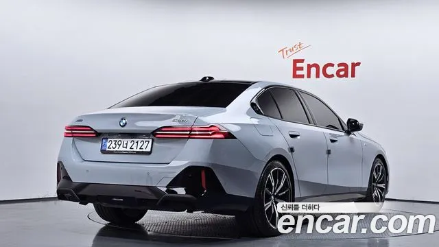 BMW 5-Series 5 серия (G60) 530i xDrive M Sport — Фото автомобиля 2