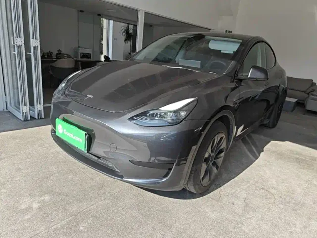 Фотография автомобиля — Tesla Model Y