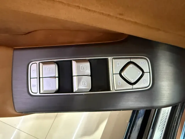 Hongqi H9 — Фото автомобиля 8