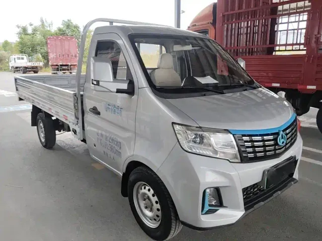 Changan Kuayue Xinbao T3 EV — Фото автомобиля 3