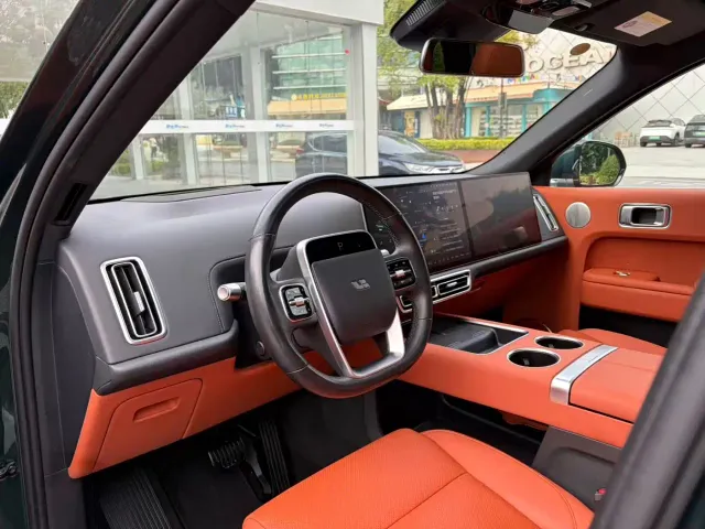 Li Auto L9 — Фото автомобиля 11