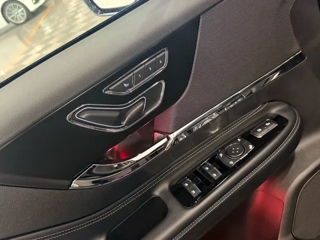 Lincoln Corsair — Фото автомобиля 7