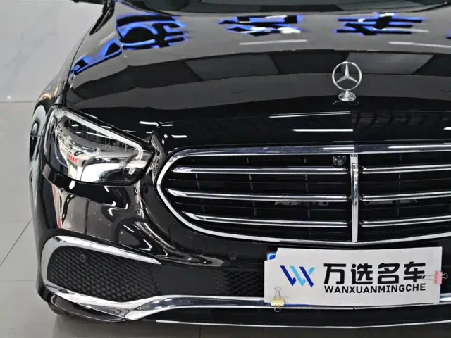 Mercedes-Benz E-Class — Фото автомобиля 2