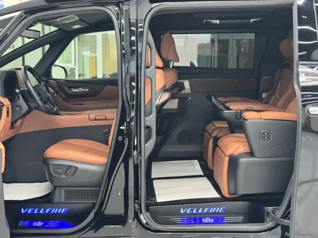 Toyota Vellfire — Фото автомобиля 6