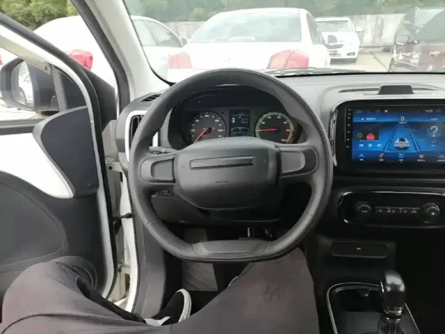 Roewe Clever — Фото автомобиля 10