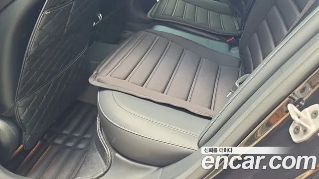 Mercedes-Benz E-Class — Фото автомобиля 17