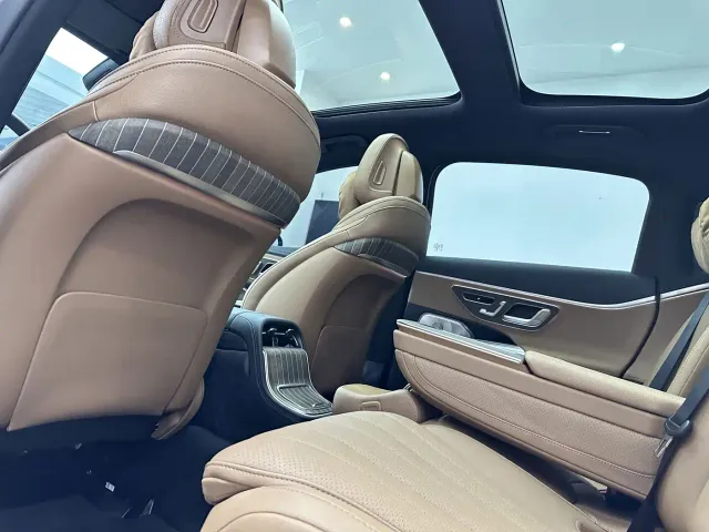 Mercedes-Benz E-Class — Фото автомобиля 14