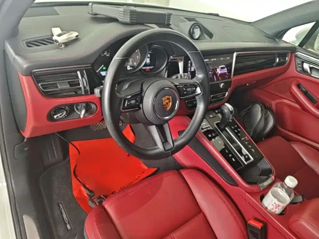 Porsche Macan — Фото автомобиля 9