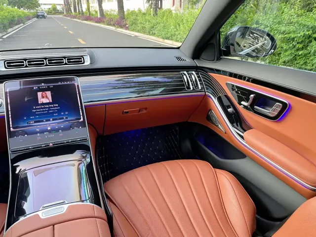 Mercedes-Benz S-Class — Фото автомобиля 13