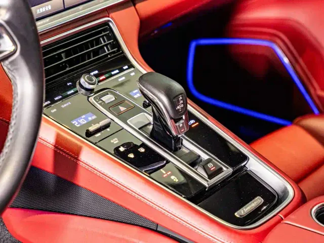 Porsche Panamera — Фото автомобиля 14