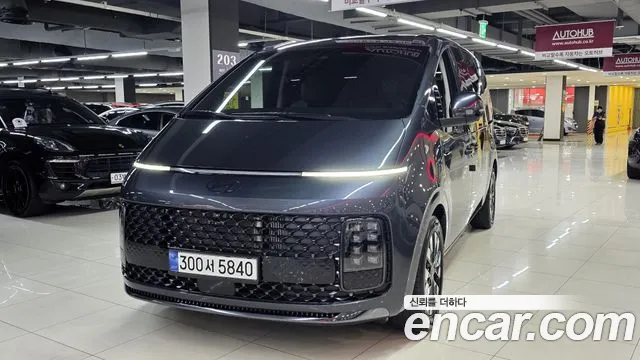 Hyundai Staria Staria 4WD Lounge 9 мест — Фото автомобиля 3