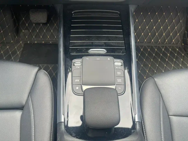 Mercedes-Benz GLA-Class — Фото автомобиля 20