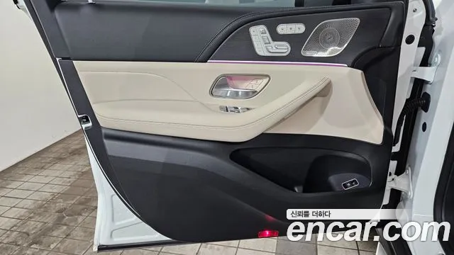 Mercedes-Benz GLE-Class — Фото автомобиля 15