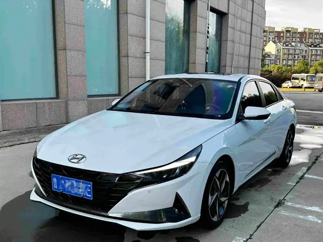 Фотография автомобиля — Hyundai Elantra
