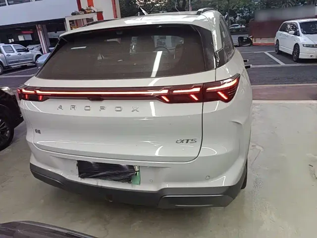 Arcfox Alpha T5 — Фото автомобиля 5