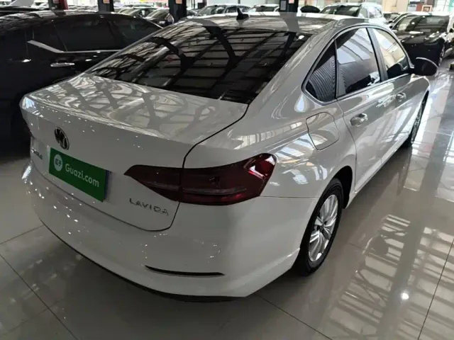 Volkswagen Lavida — Фото автомобиля 6