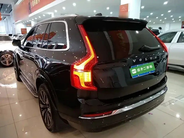 Volvo XC90 — Фото автомобиля 4
