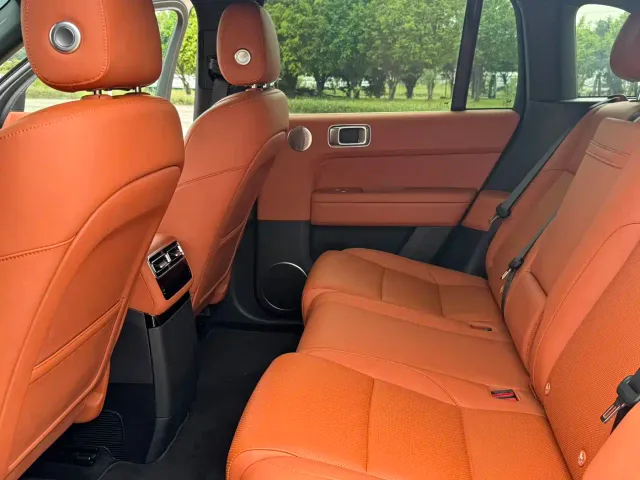 Li Auto L6 — Фото автомобиля 9