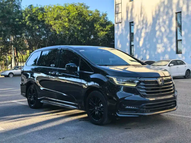 Фотография автомобиля — Honda Odyssey