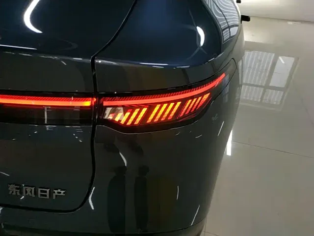 Nissan N7 — Фото автомобиля 7